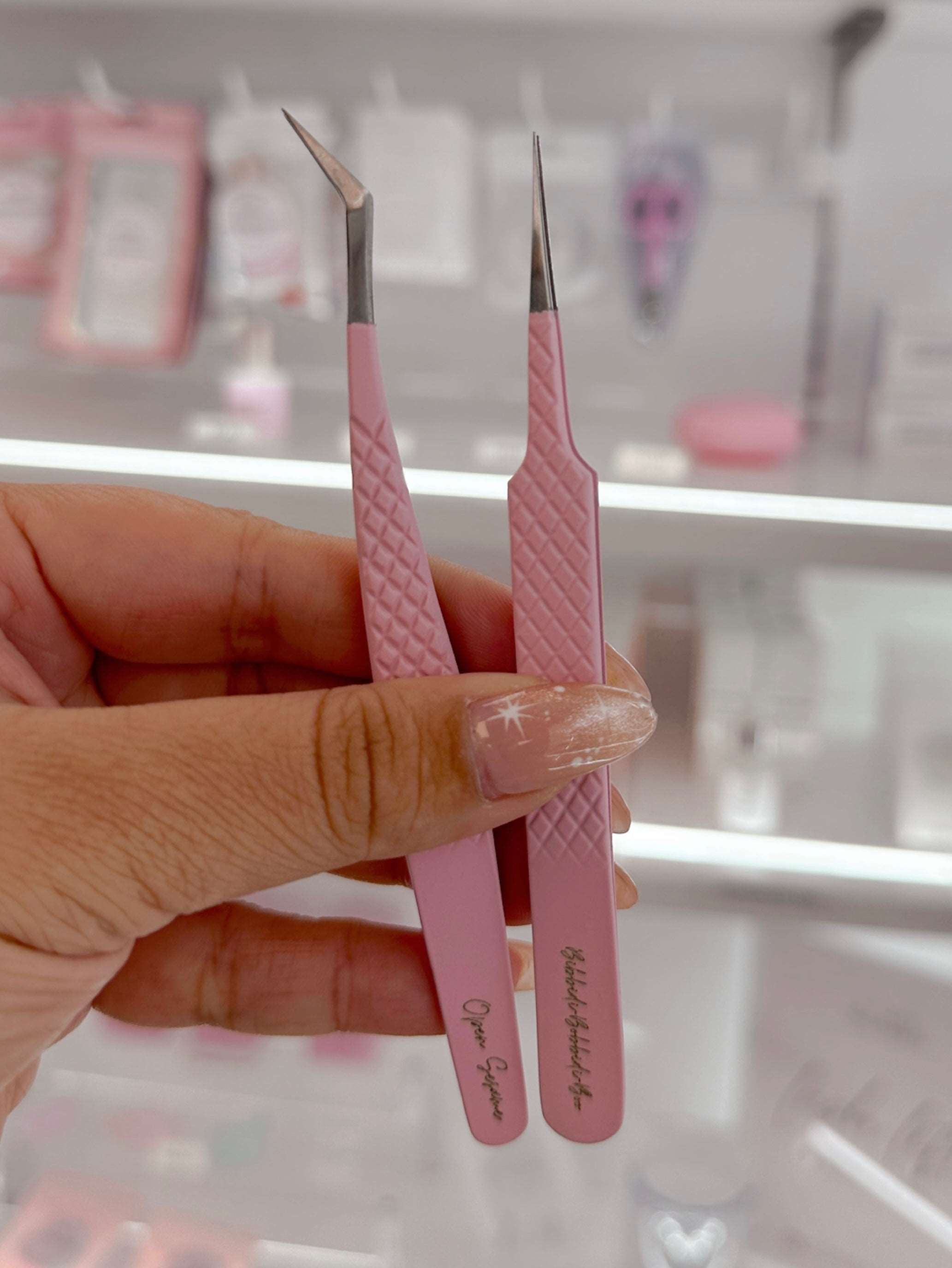 Lash fill isolation tweezers 