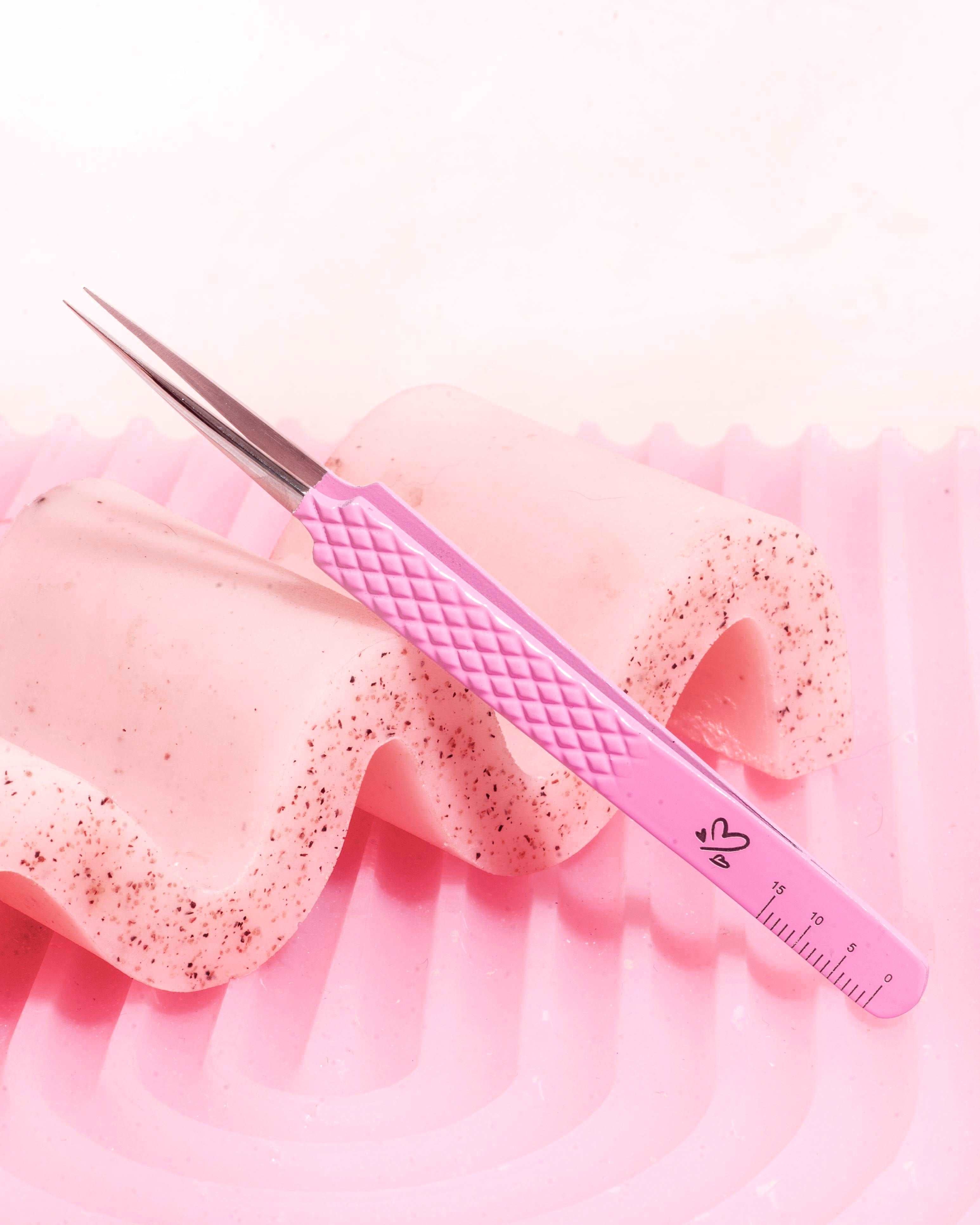 Bibbidi-Bobbidi-Boo Straight Tweezer